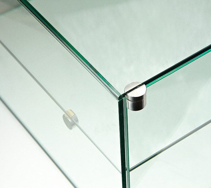 Retail Glass Display with polished glass in tall display case